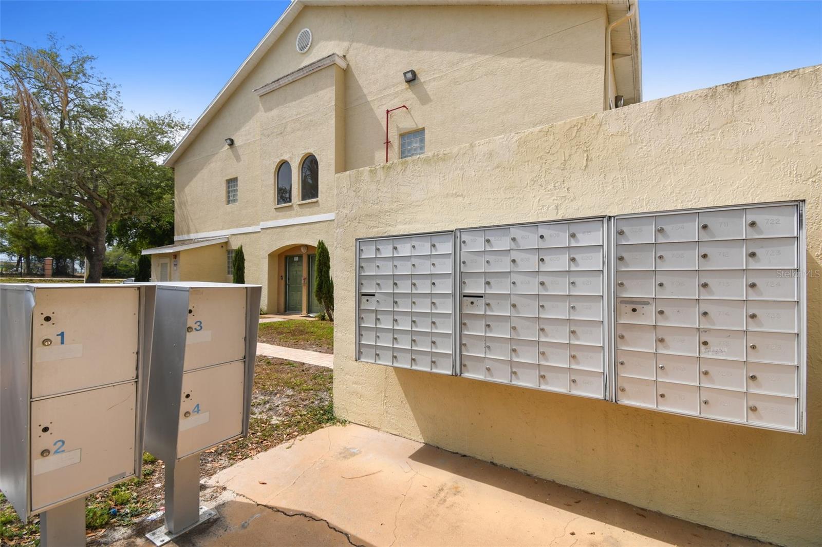 SUNRIDGE OF TAMPA BAY A CONDOM - Residential