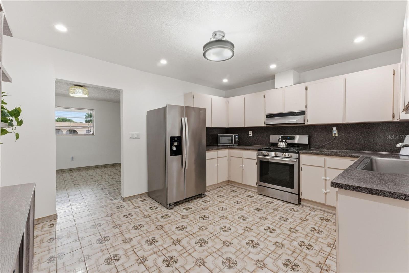 REJOSA HEIGHTS - Residential Income