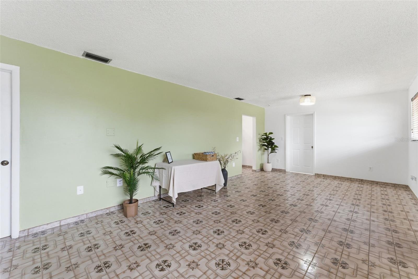 REJOSA HEIGHTS - Residential Income