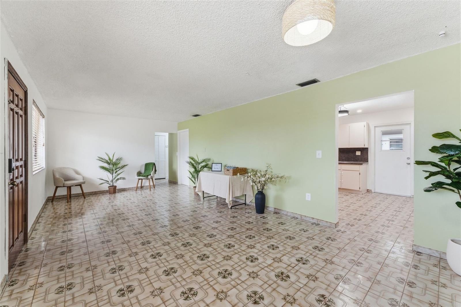 REJOSA HEIGHTS - Residential Income