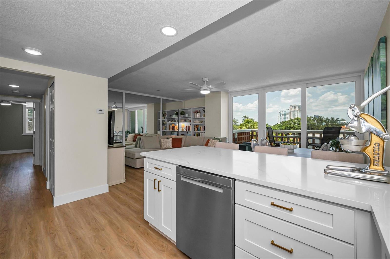 BAYSHORE TOWERS A CONDO - Residential