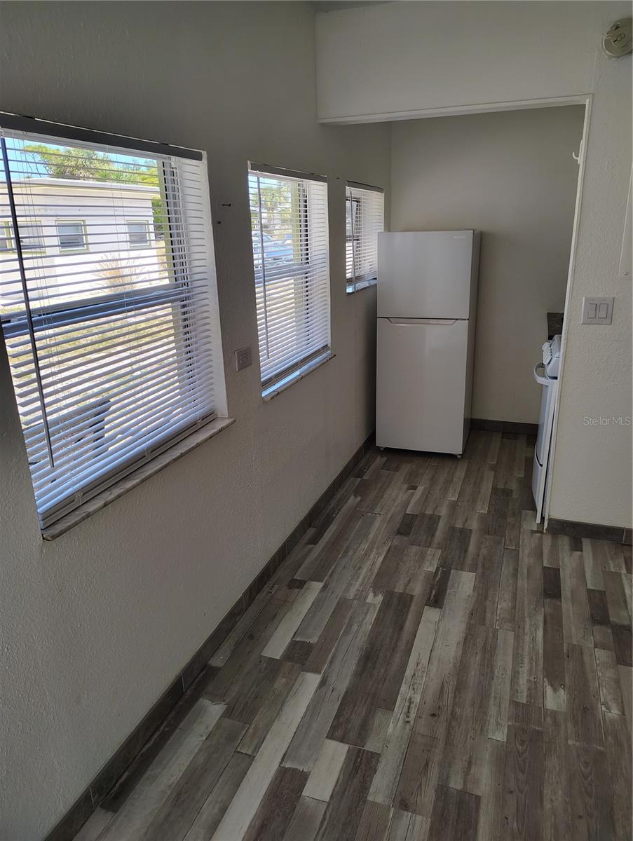 COUNTRY CLUB ESTATES - Commercial Sale