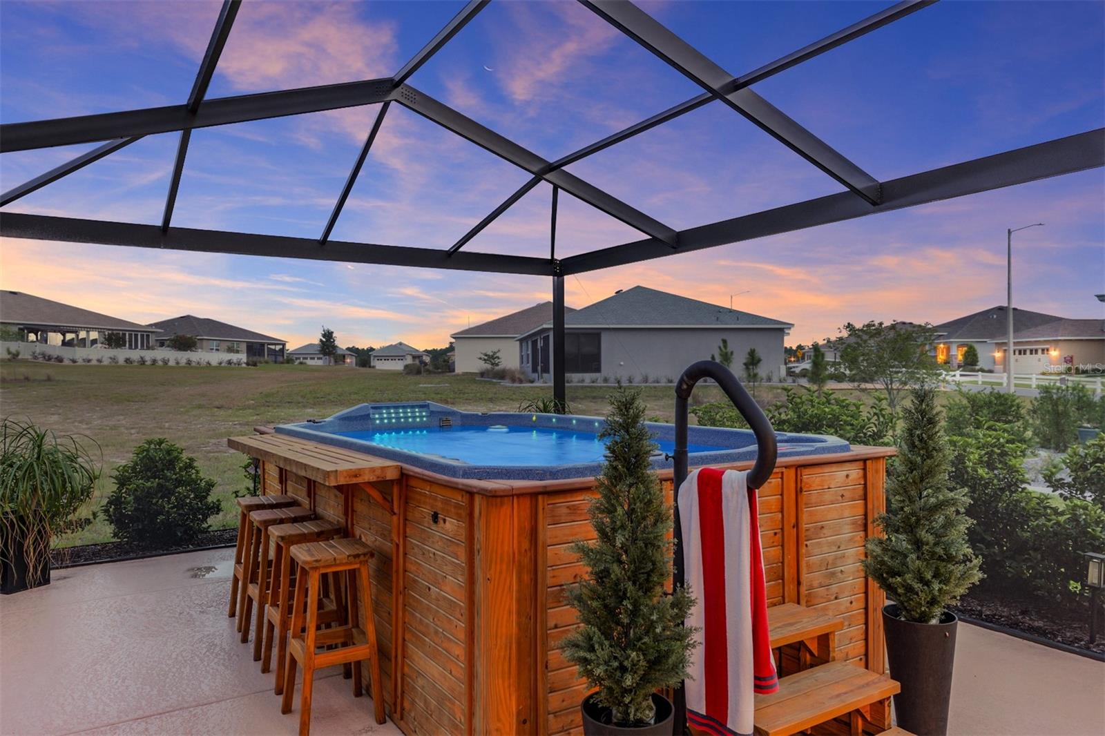 ON TOP OF THE WORLD - Residential