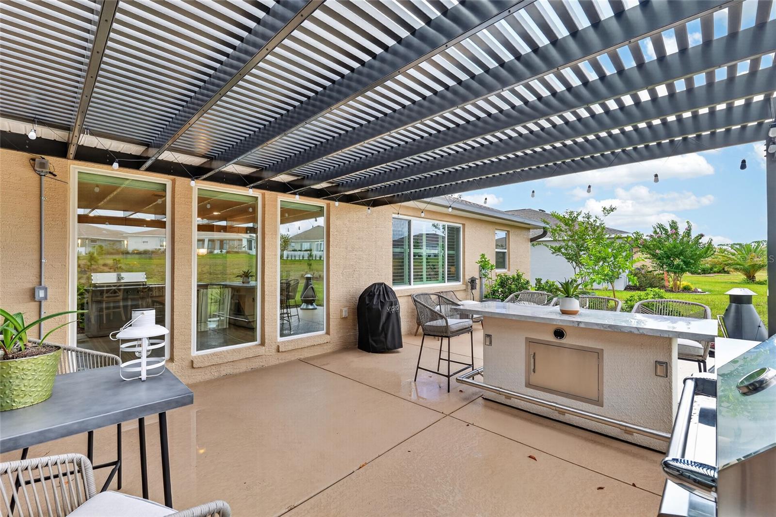 ON TOP OF THE WORLD - Residential