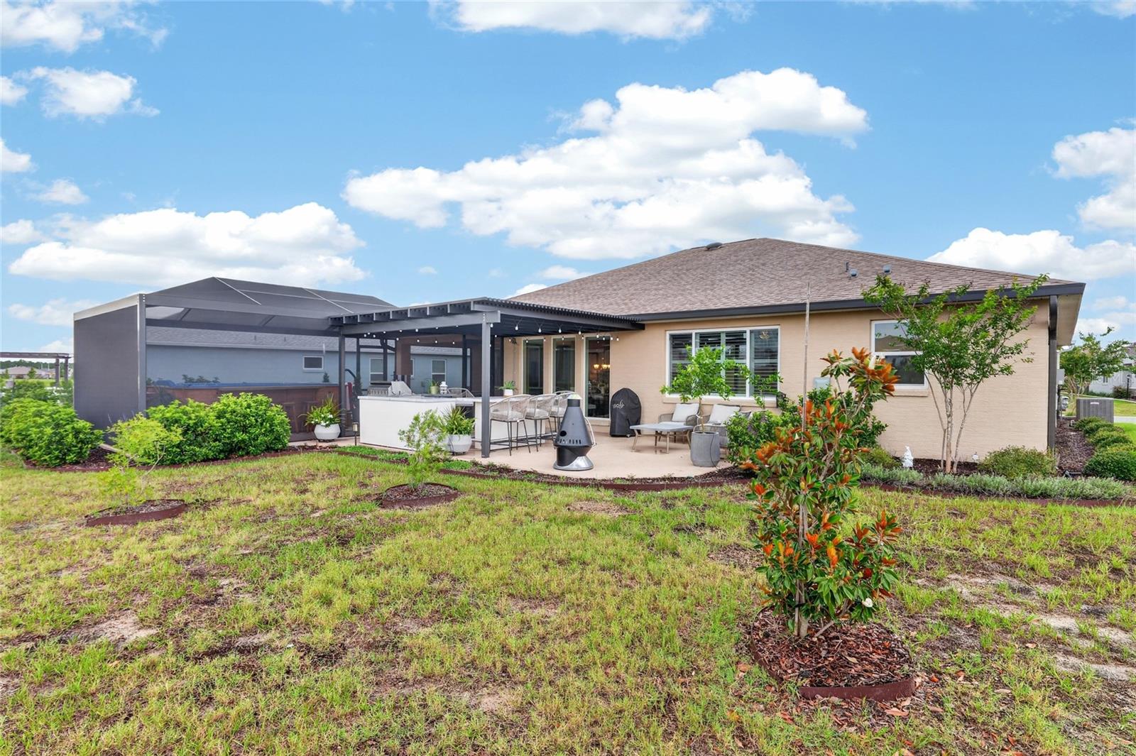 ON TOP OF THE WORLD - Residential