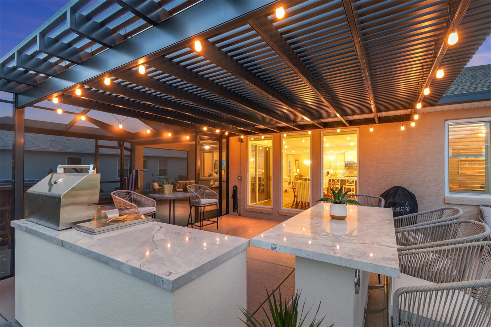 ON TOP OF THE WORLD - Residential