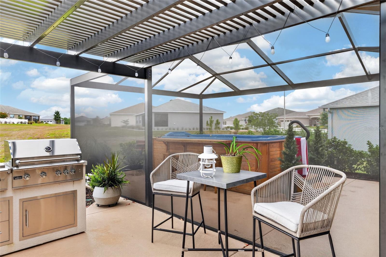 ON TOP OF THE WORLD - Residential