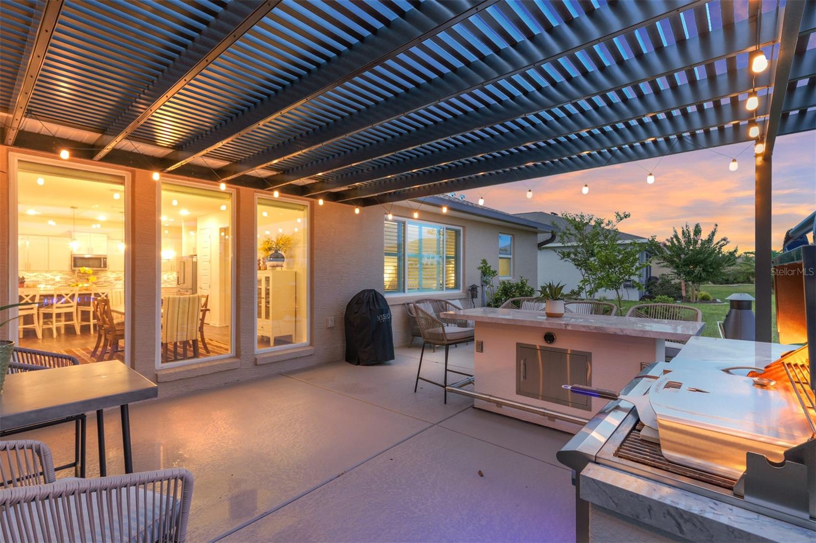 ON TOP OF THE WORLD - Residential