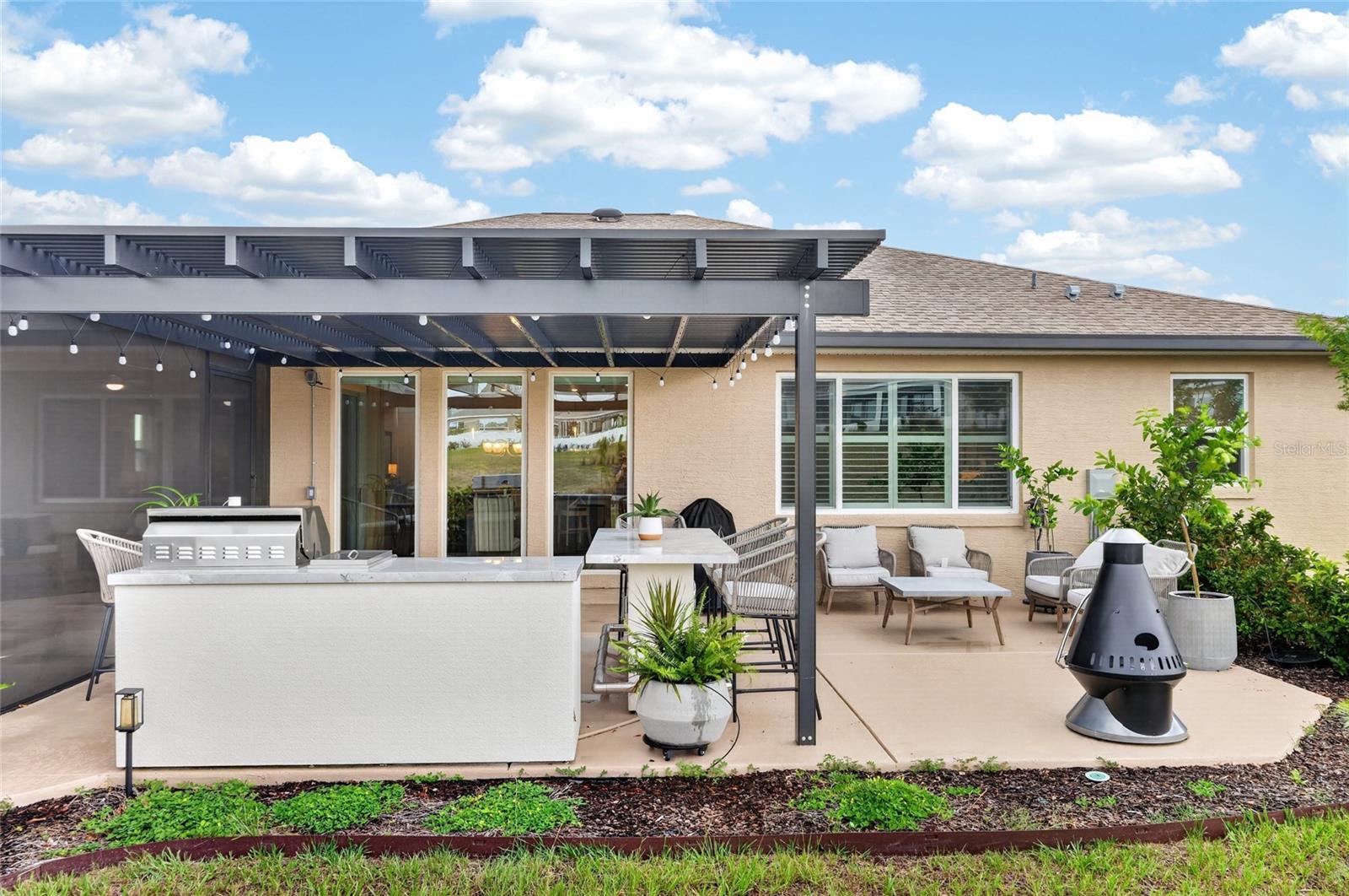 ON TOP OF THE WORLD - Residential