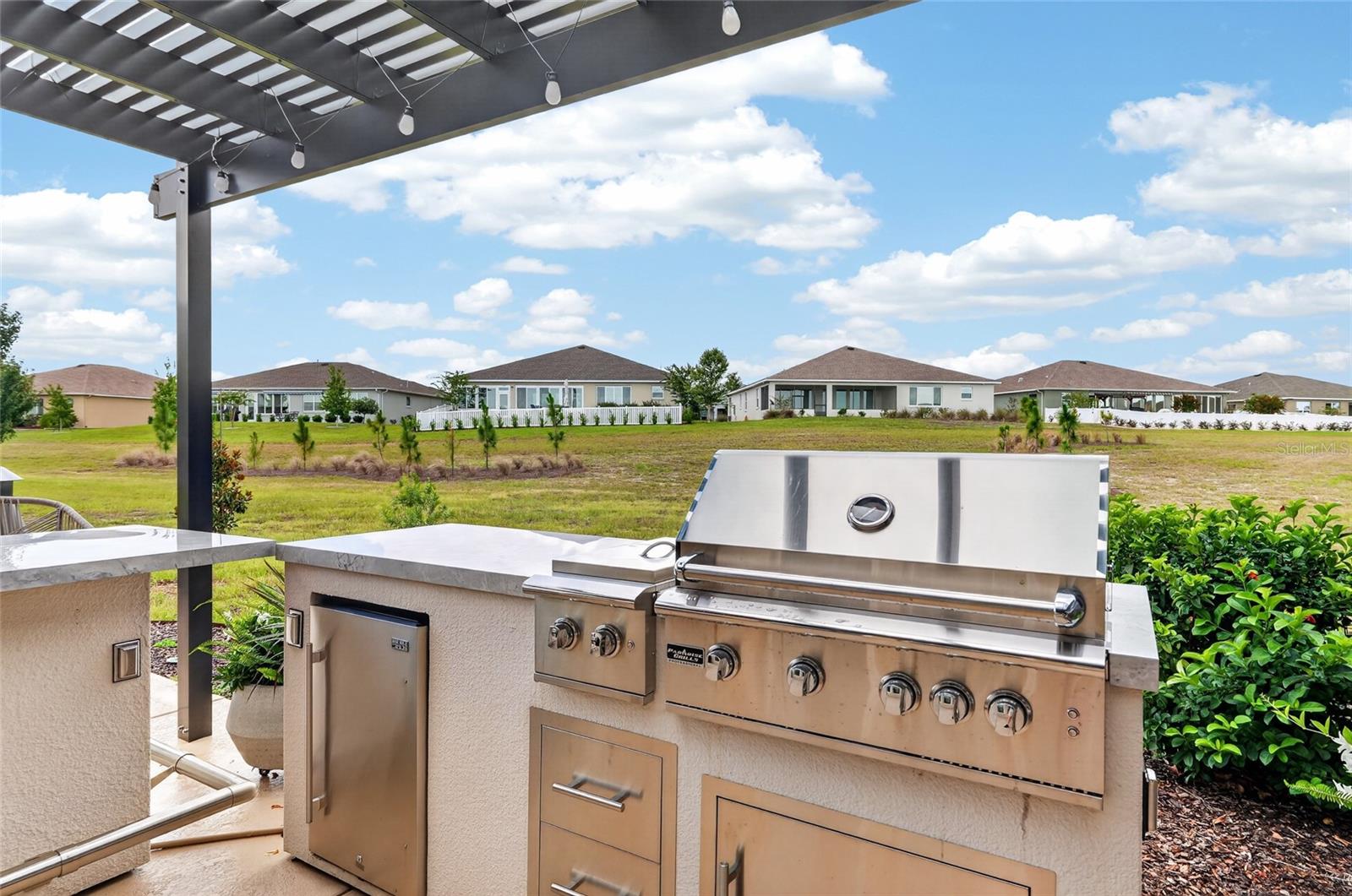 ON TOP OF THE WORLD - Residential