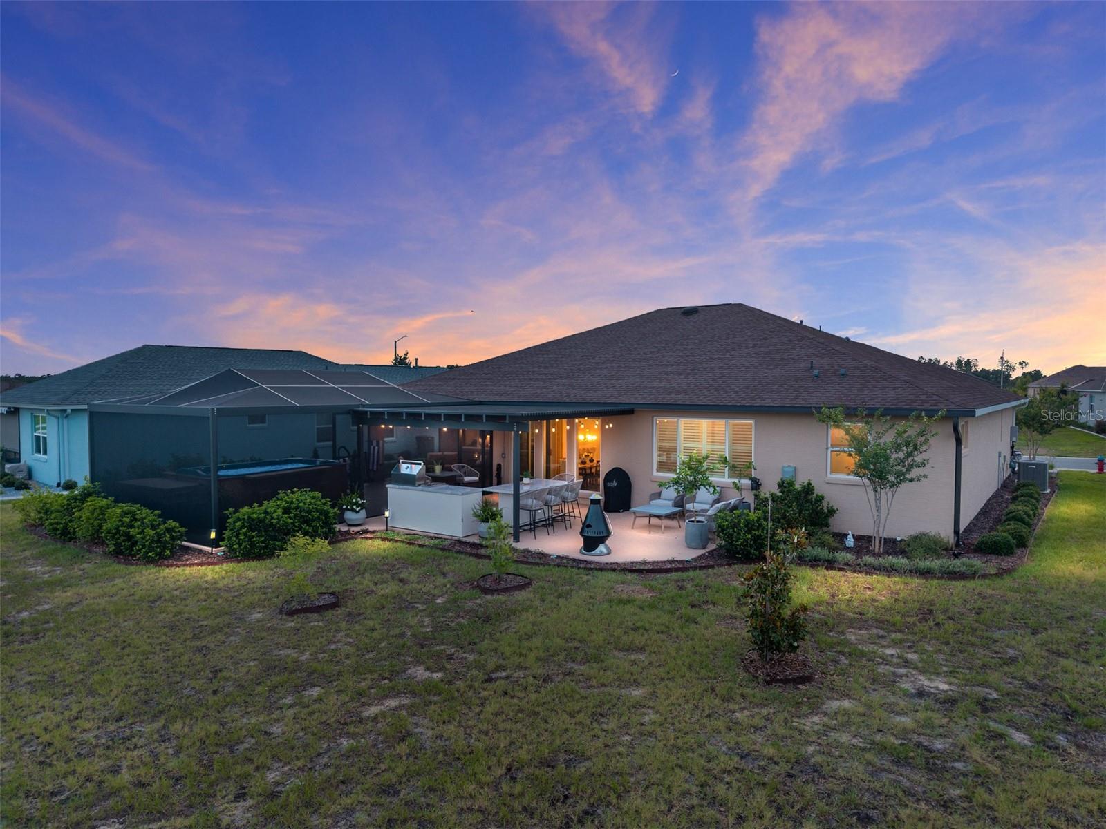 ON TOP OF THE WORLD - Residential