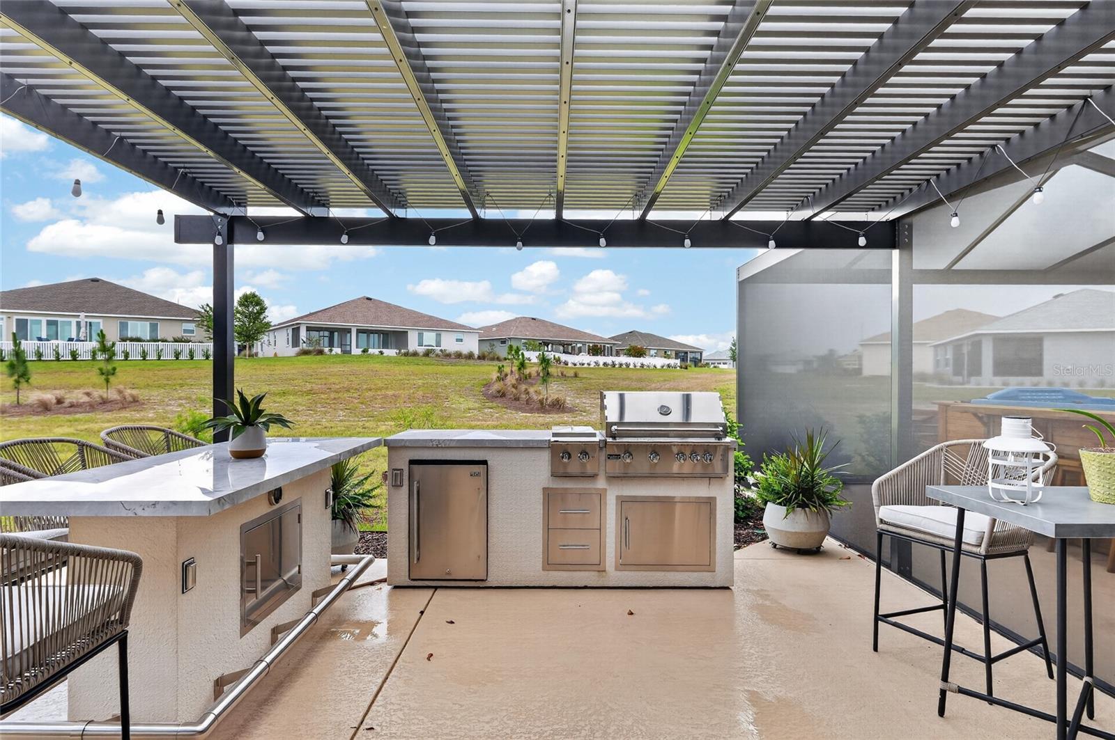 ON TOP OF THE WORLD - Residential