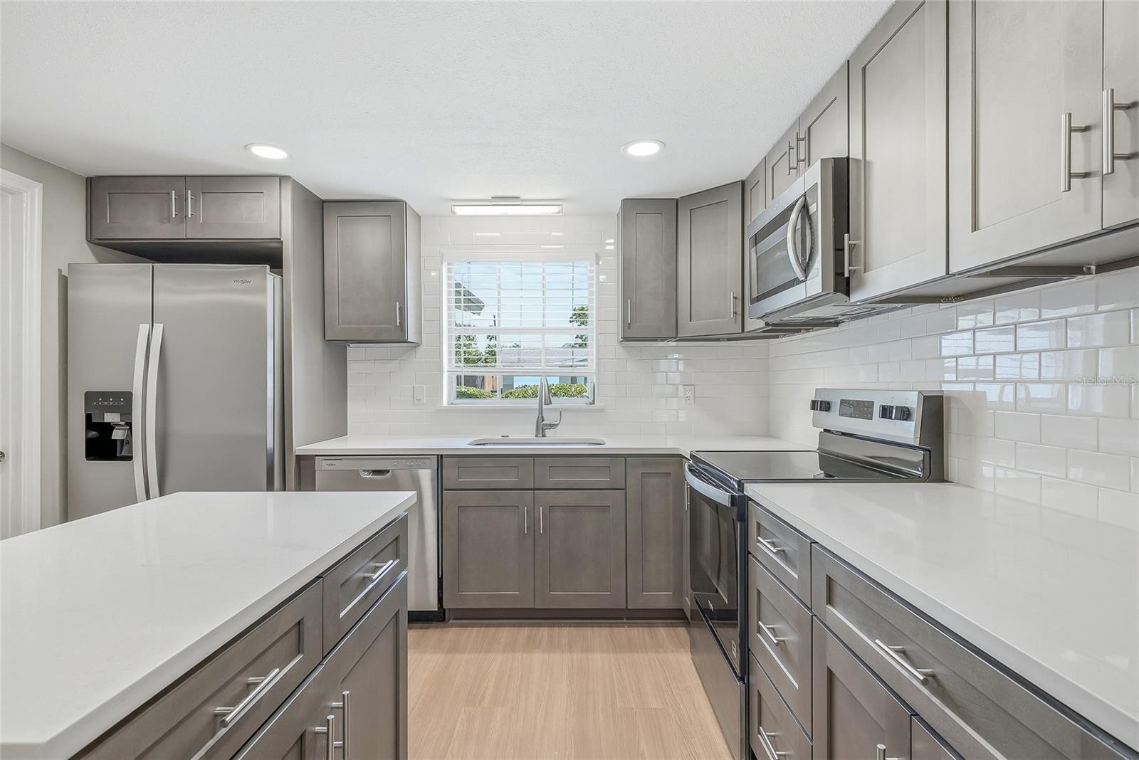 PALM TERRACE ESTATES - Residential