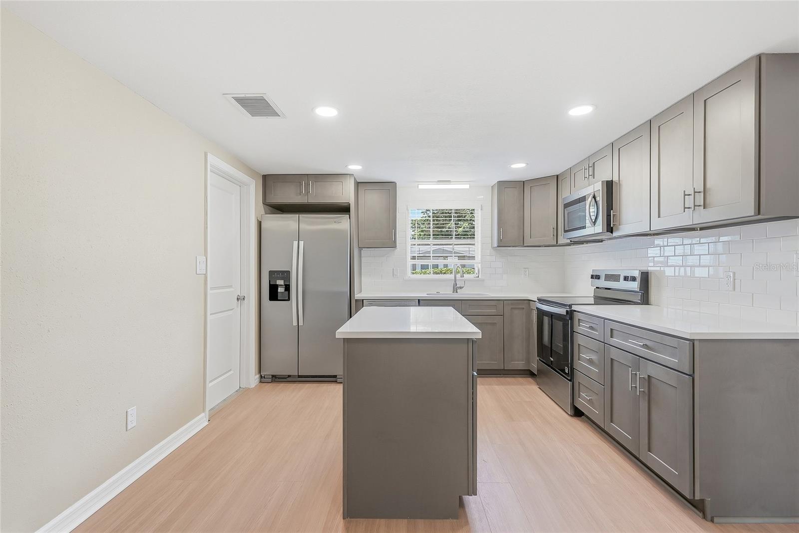 PALM TERRACE ESTATES - Residential