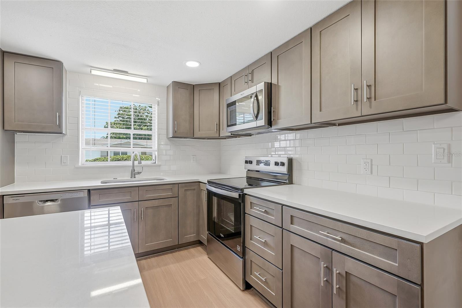 PALM TERRACE ESTATES - Residential