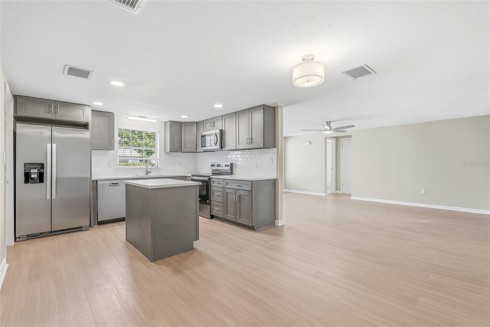 PALM TERRACE ESTATES - Residential