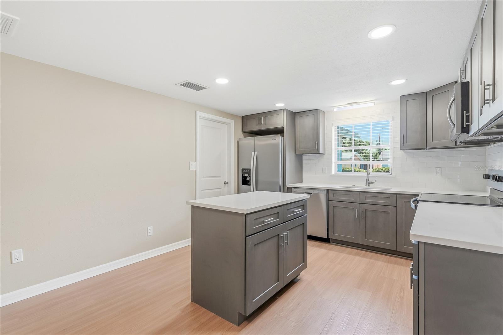 PALM TERRACE ESTATES - Residential