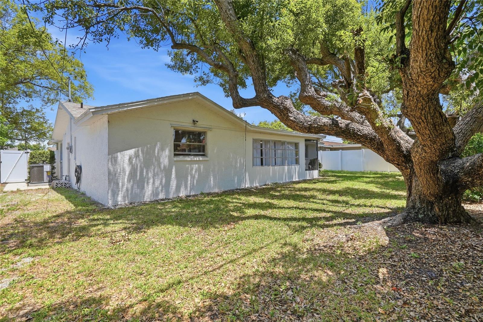 PALM TERRACE ESTATES - Residential