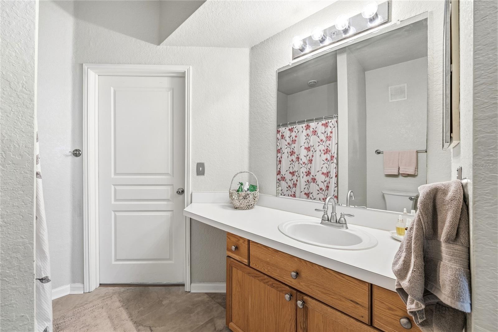 OXFORD PLACE AT TAMPA PALMS A - Residential