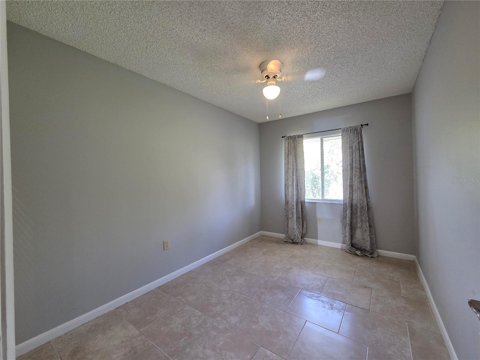 MAYFAIR ON LAKE PH 01 - Residential Lease