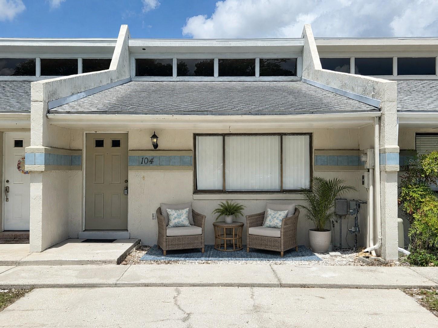 MAYFAIR ON LAKE PH 01 - Residential Lease