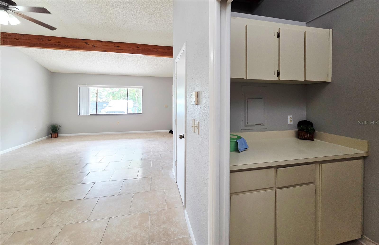 MAYFAIR ON LAKE PH 01 - Residential Lease