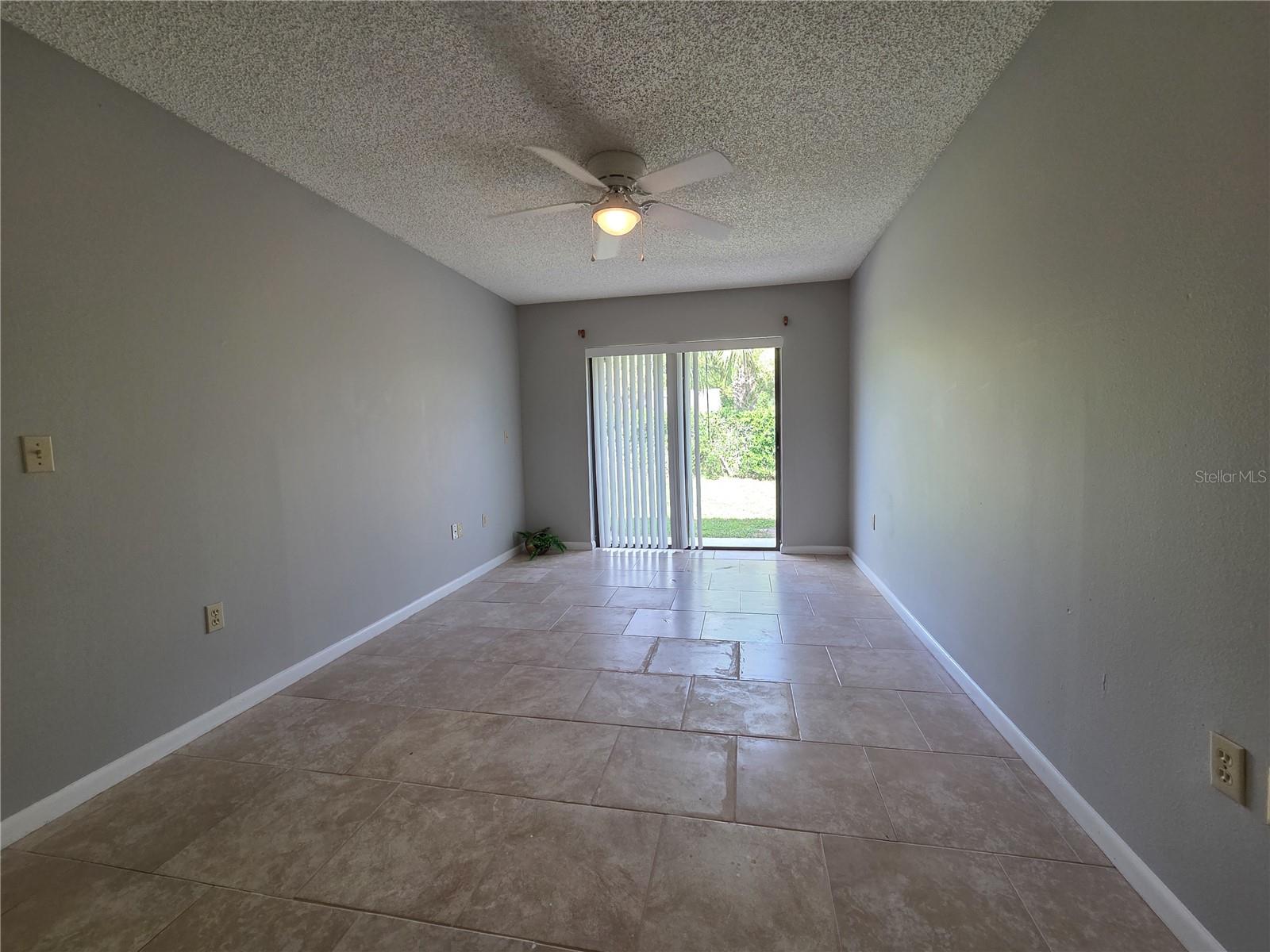 MAYFAIR ON LAKE PH 01 - Residential Lease