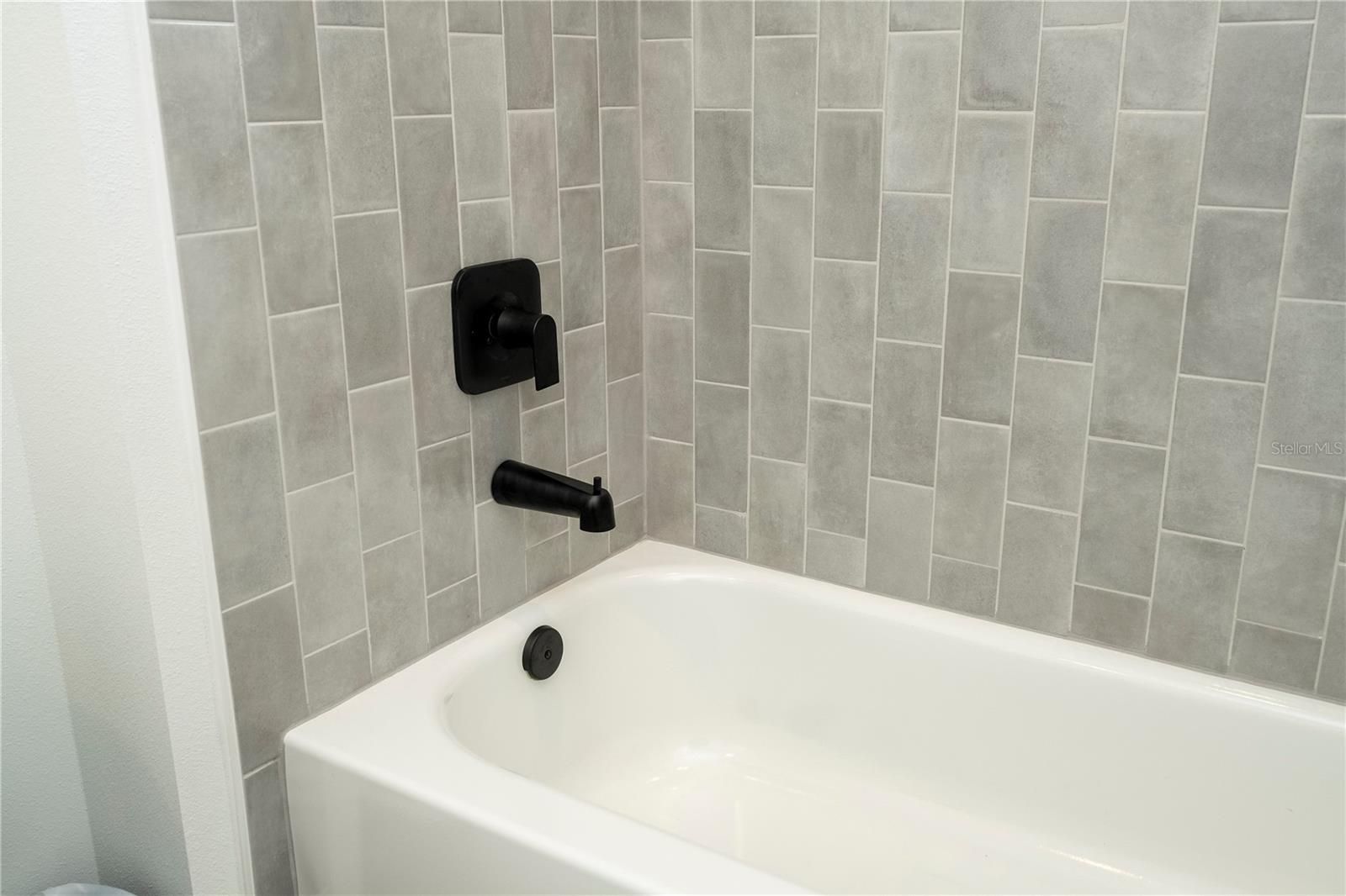 ELLINGTON PLACE - Residential Lease