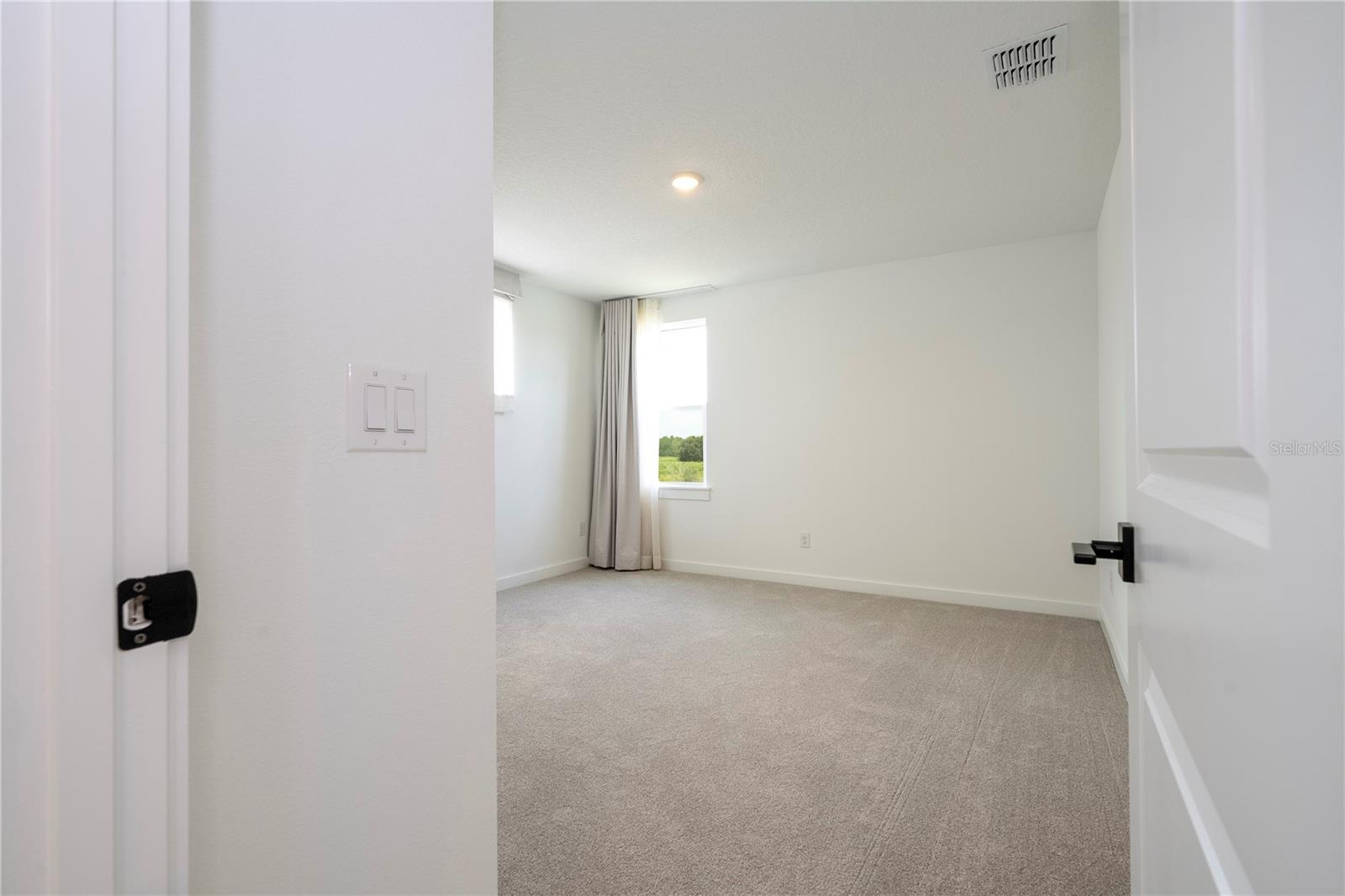 ELLINGTON PLACE - Residential Lease