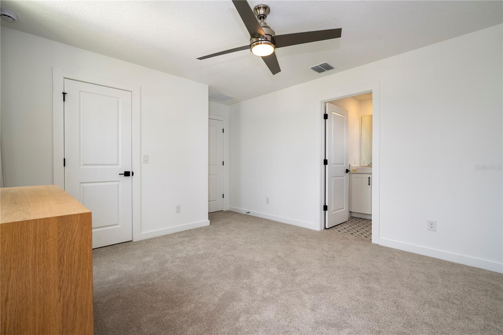 ELLINGTON PLACE - Residential Lease