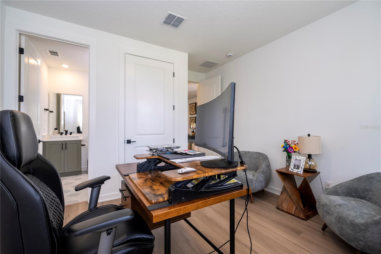 ELLINGTON PLACE - Residential Lease