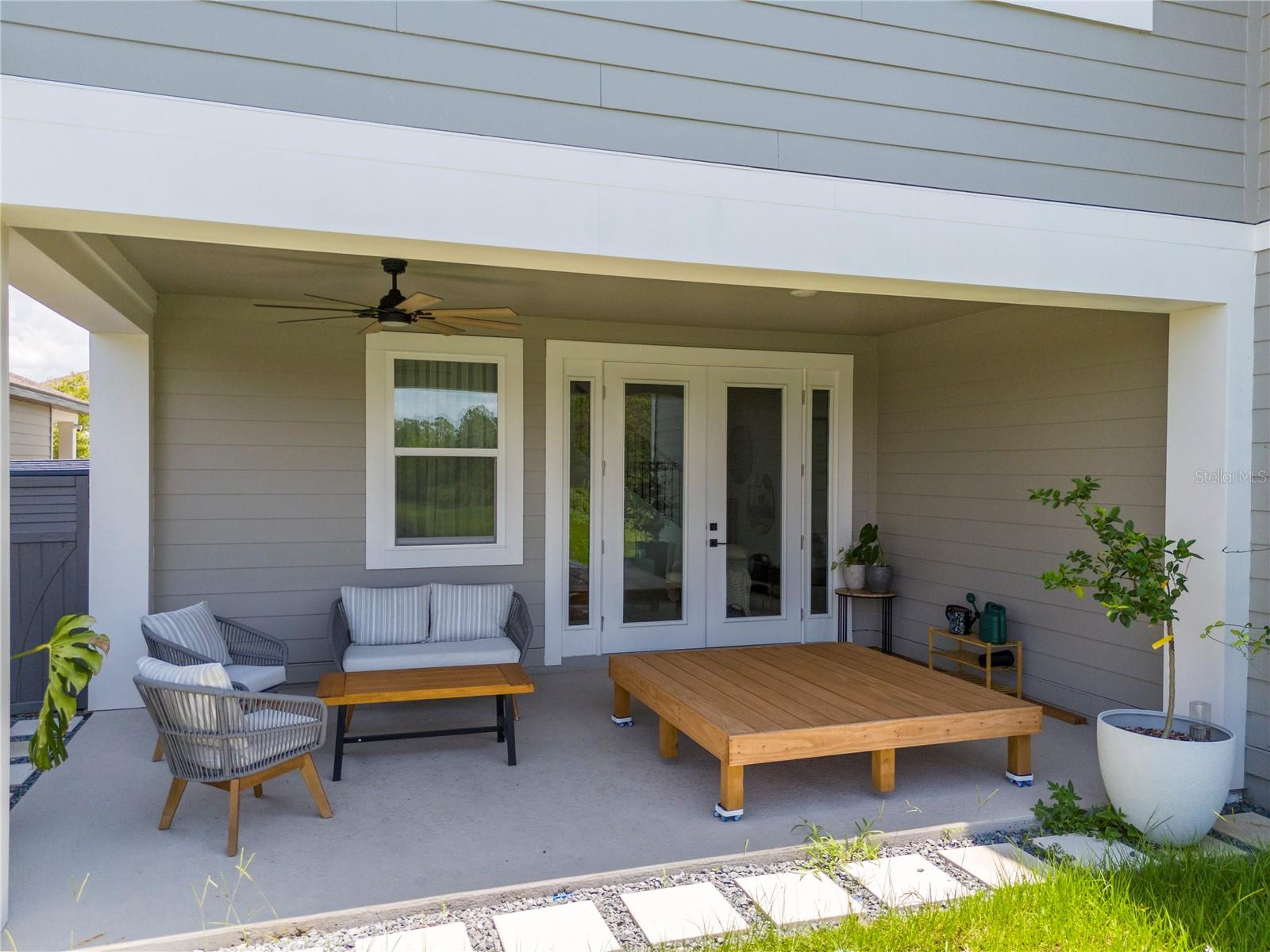 ELLINGTON PLACE - Residential Lease