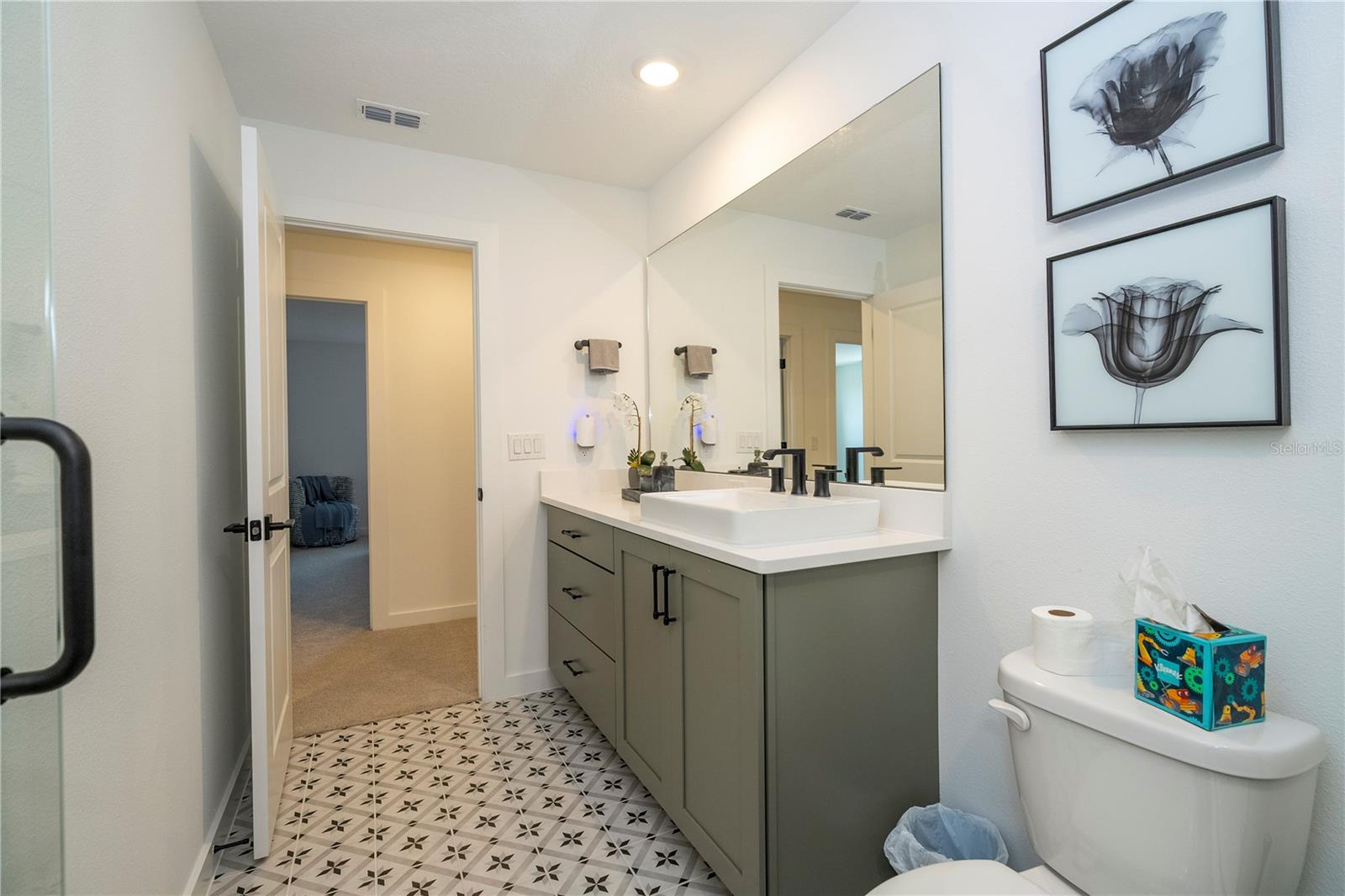 ELLINGTON PLACE - Residential Lease