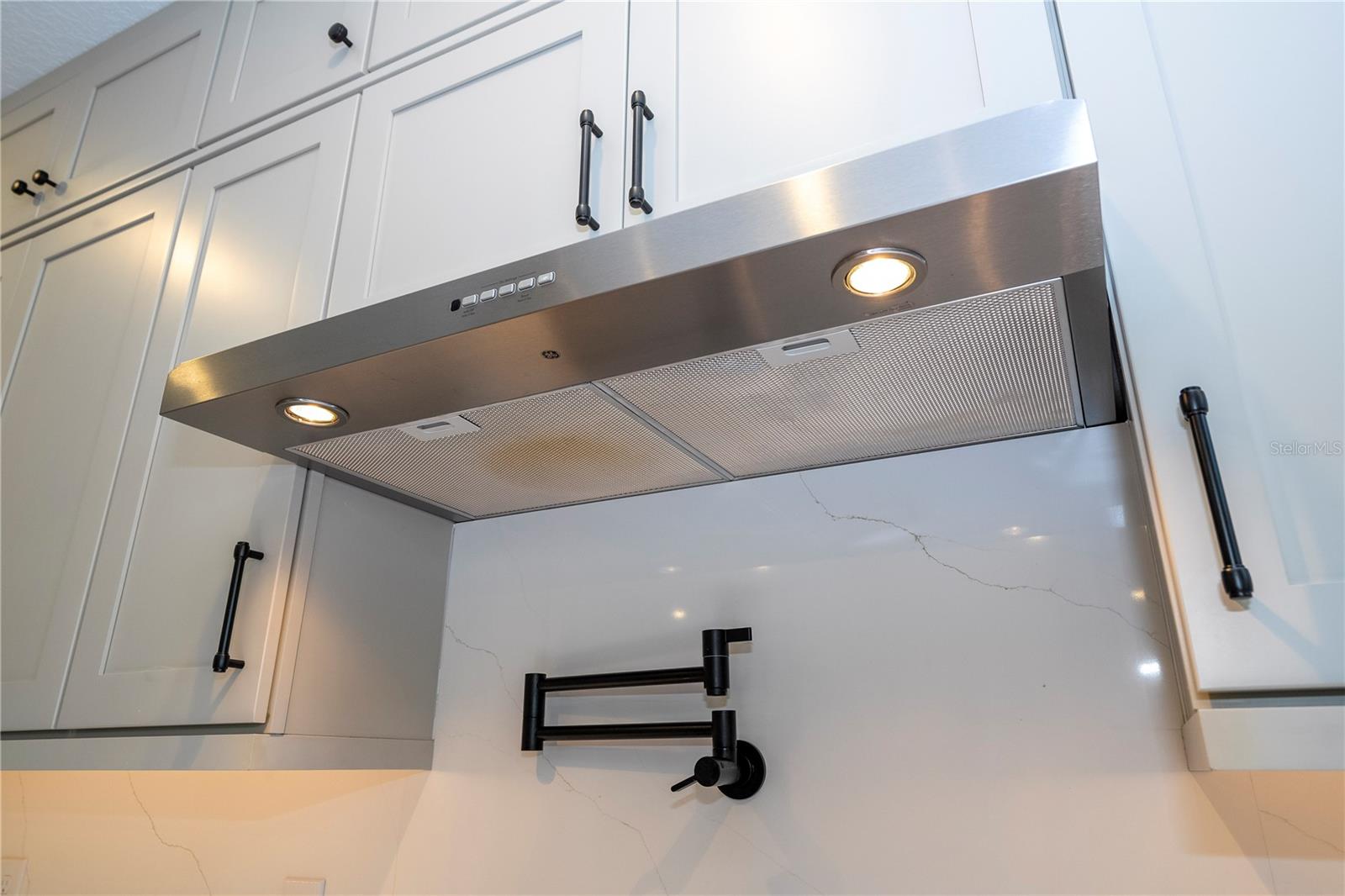 ELLINGTON PLACE - Residential Lease