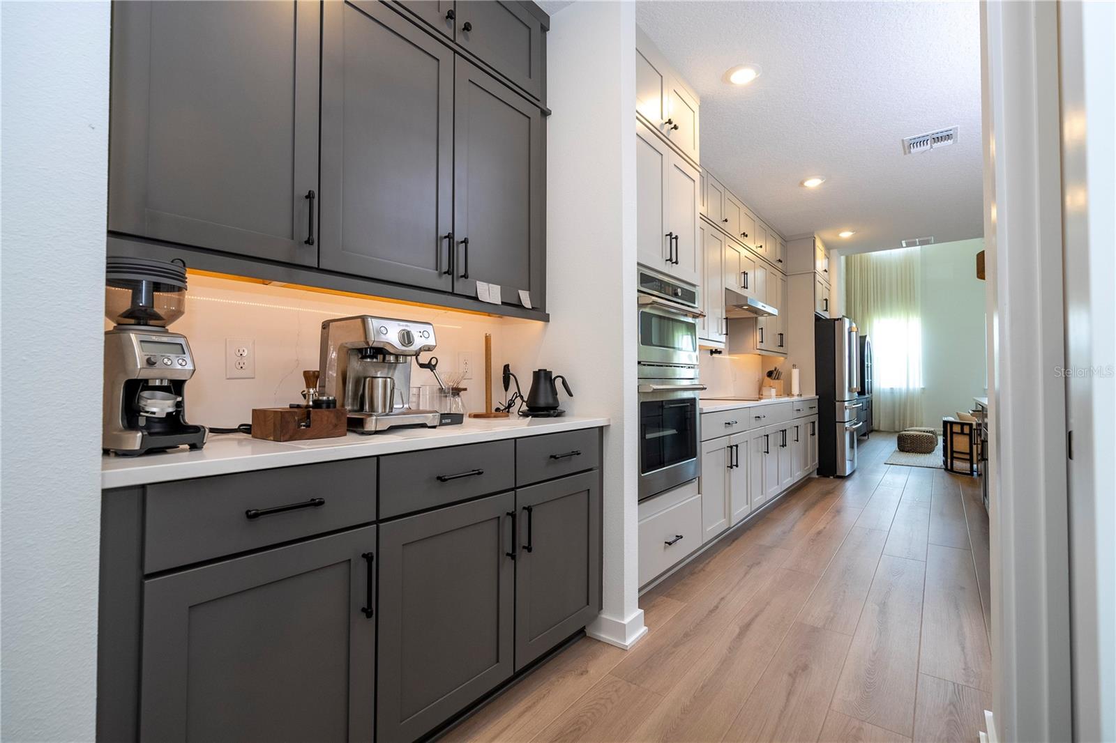 ELLINGTON PLACE - Residential Lease