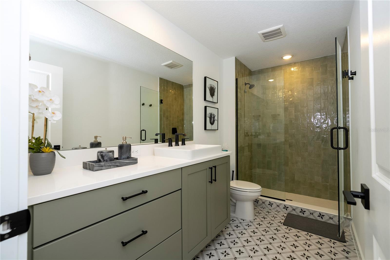 ELLINGTON PLACE - Residential Lease