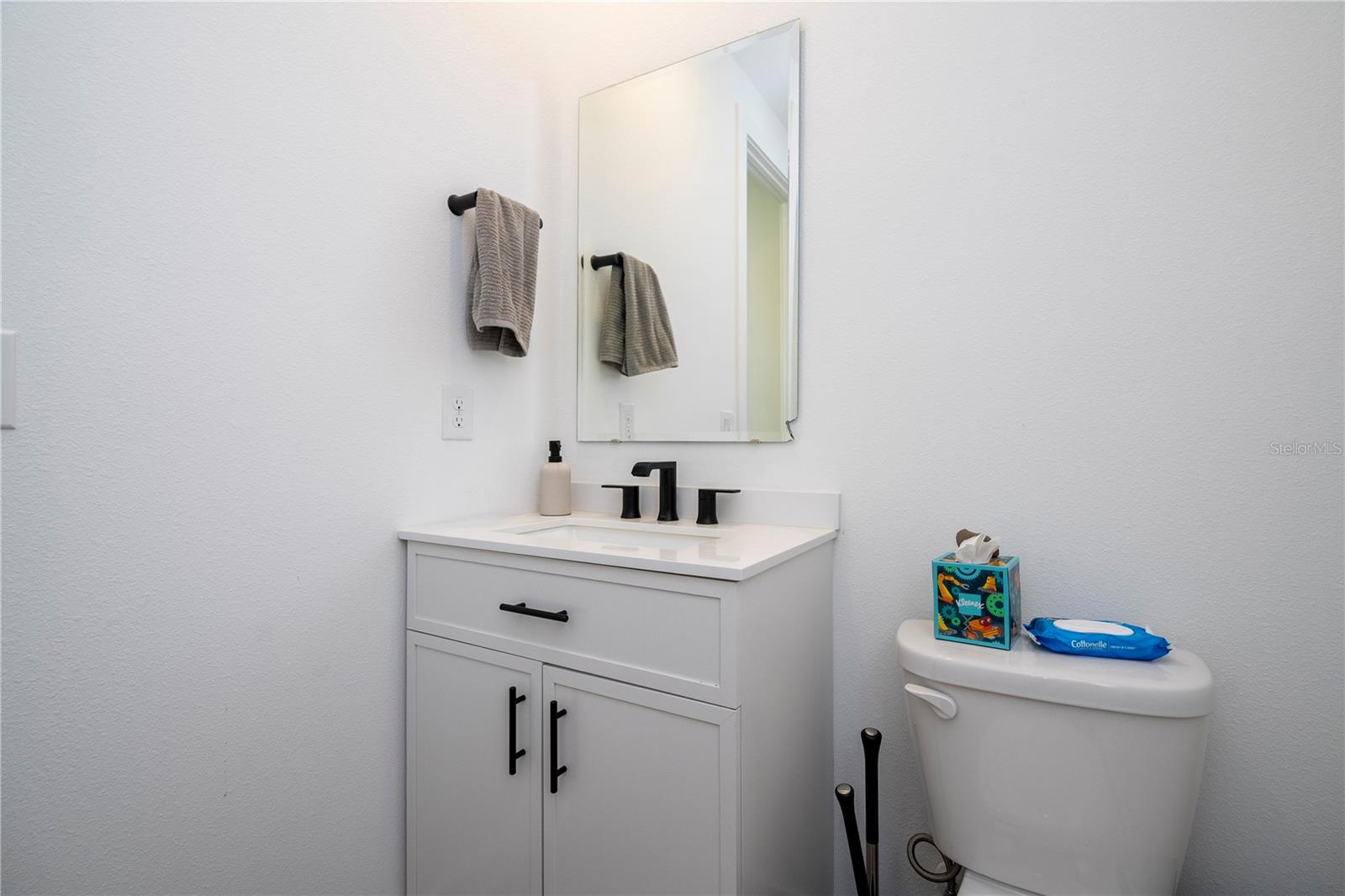 ELLINGTON PLACE - Residential Lease