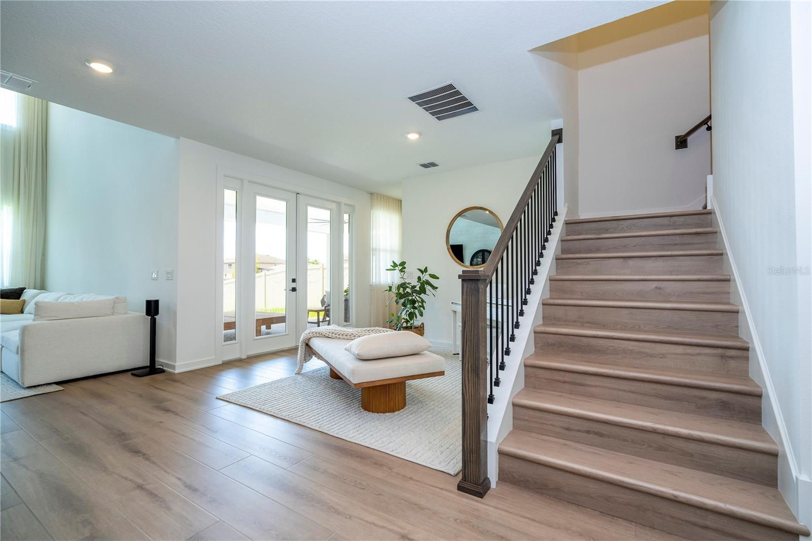 ELLINGTON PLACE - Residential Lease