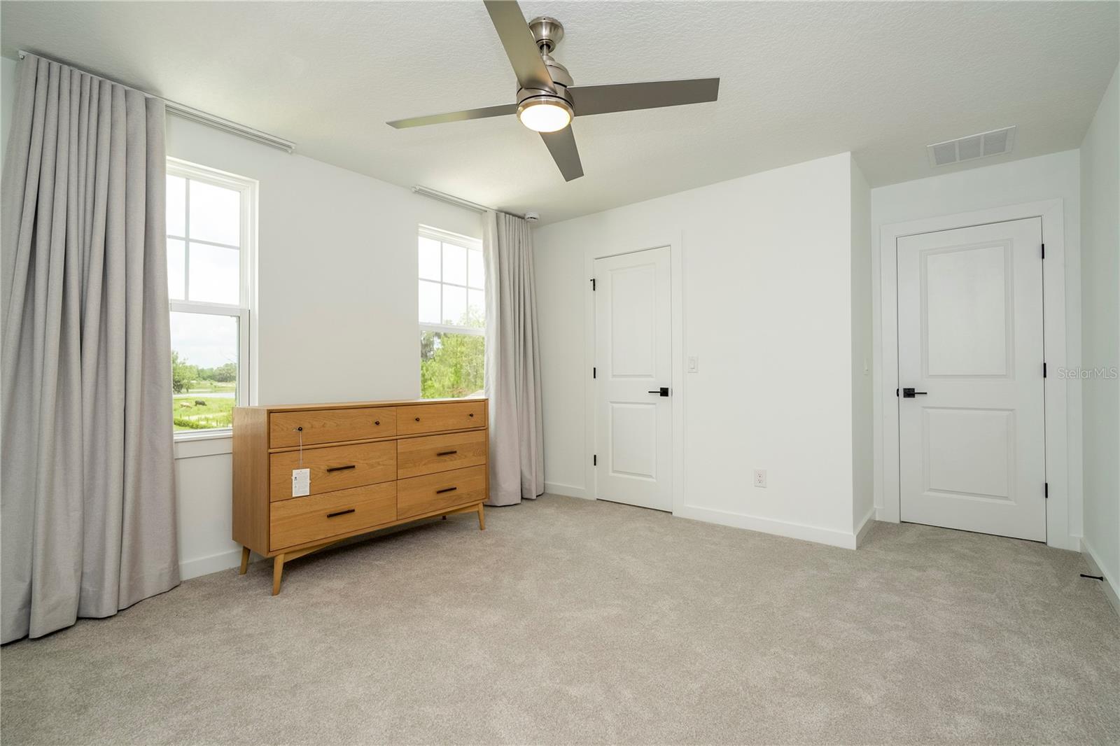 ELLINGTON PLACE - Residential Lease