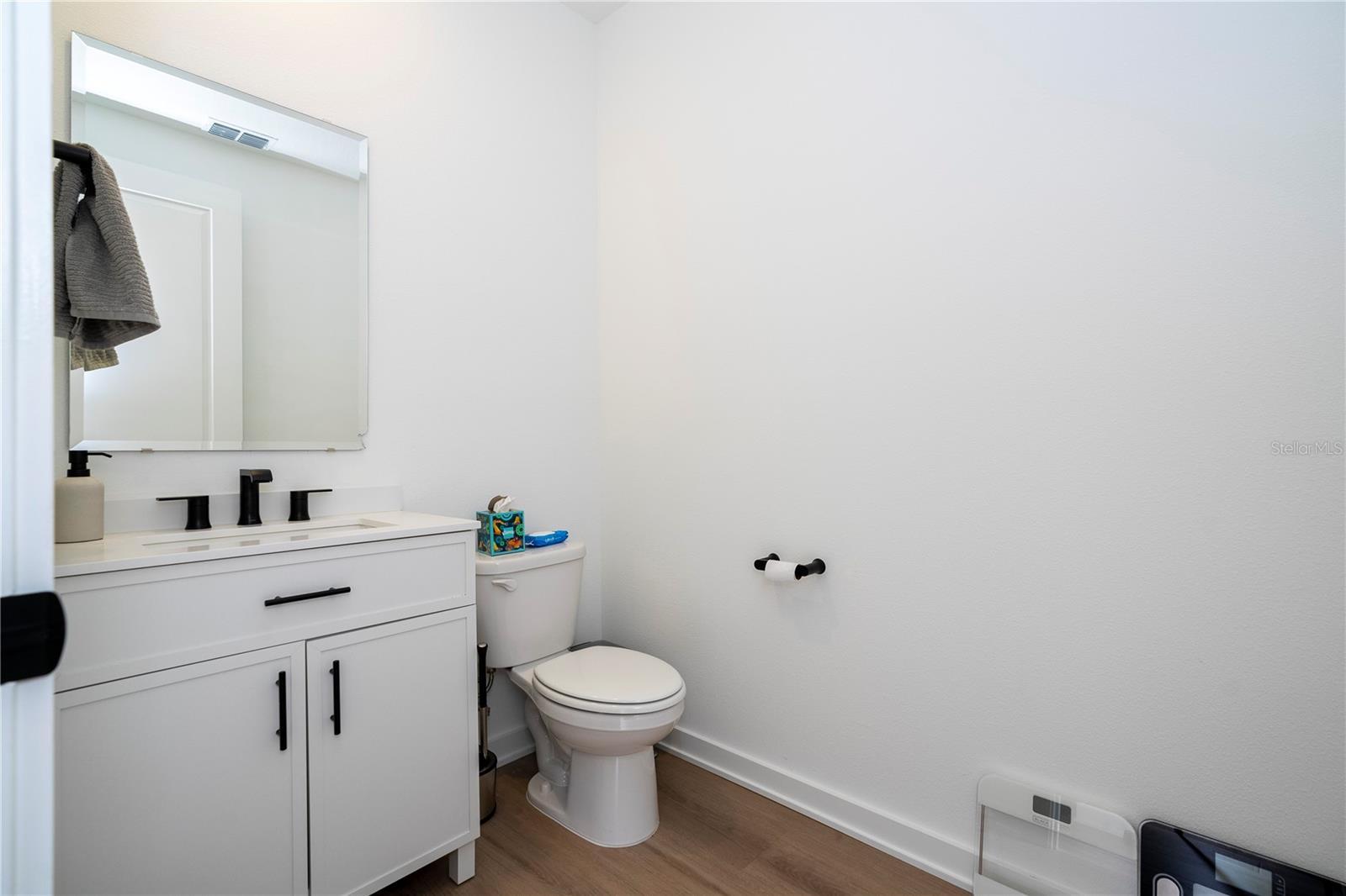 ELLINGTON PLACE - Residential Lease