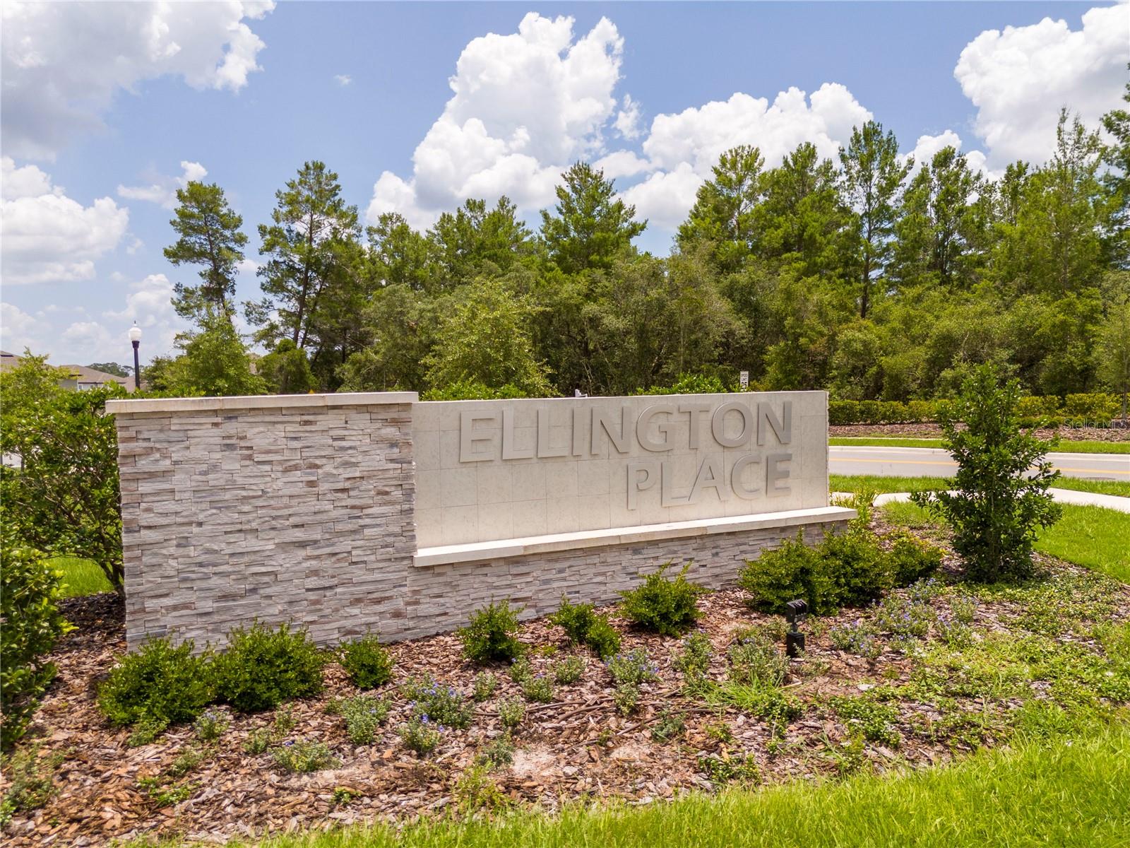 ELLINGTON PLACE - Residential Lease