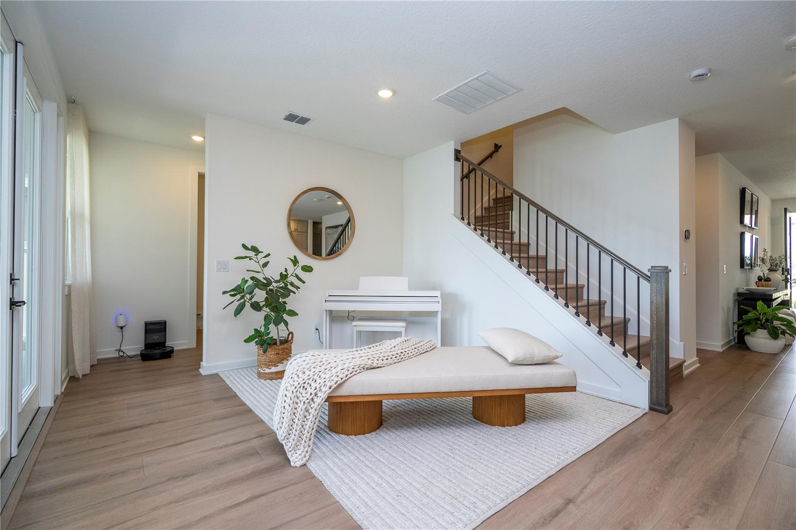 ELLINGTON PLACE - Residential Lease