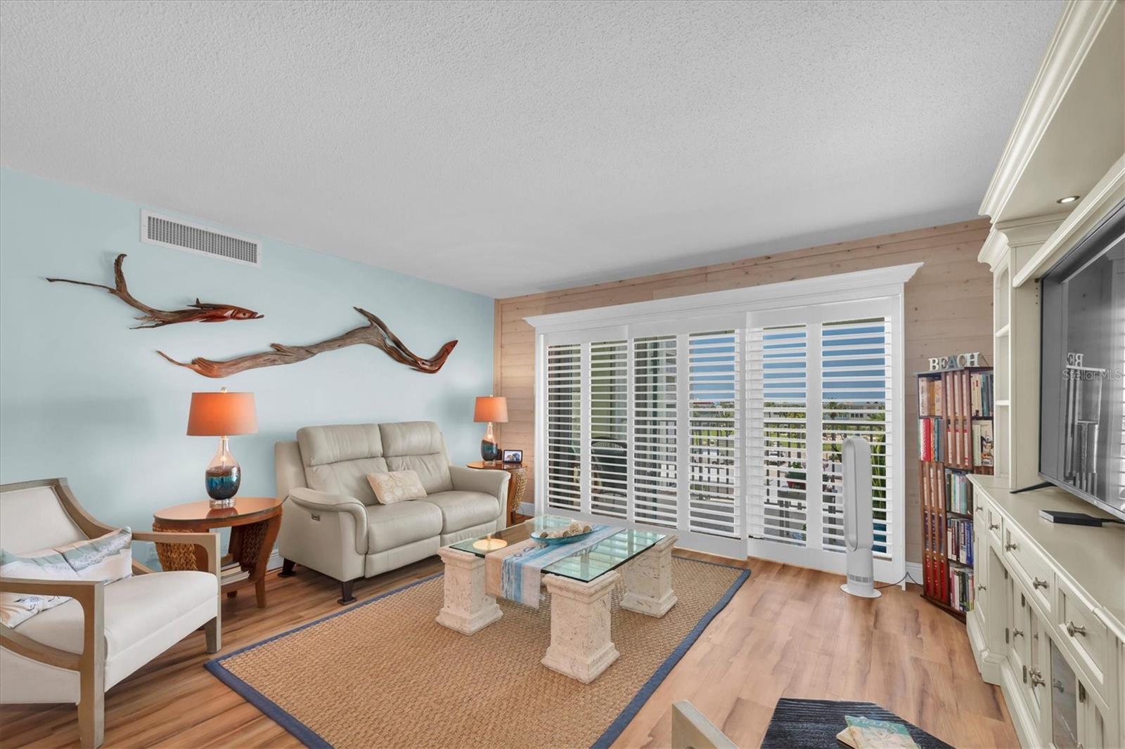 THREE PALMS POINTE CONDO - Residential