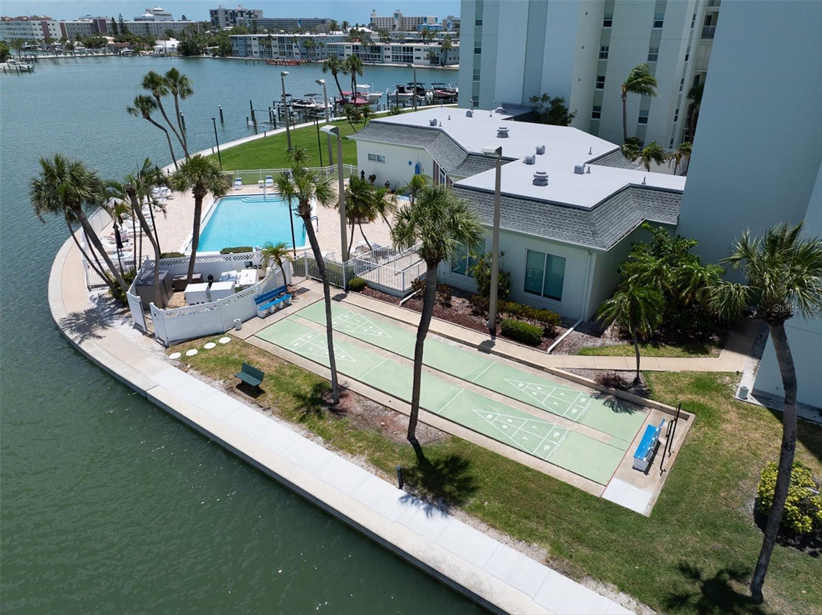 THREE PALMS POINTE CONDO - Residential