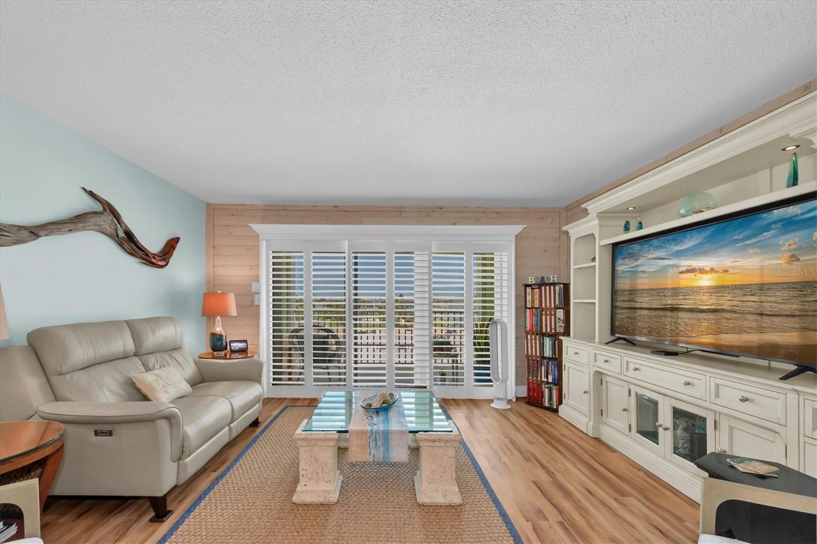 THREE PALMS POINTE CONDO - Residential