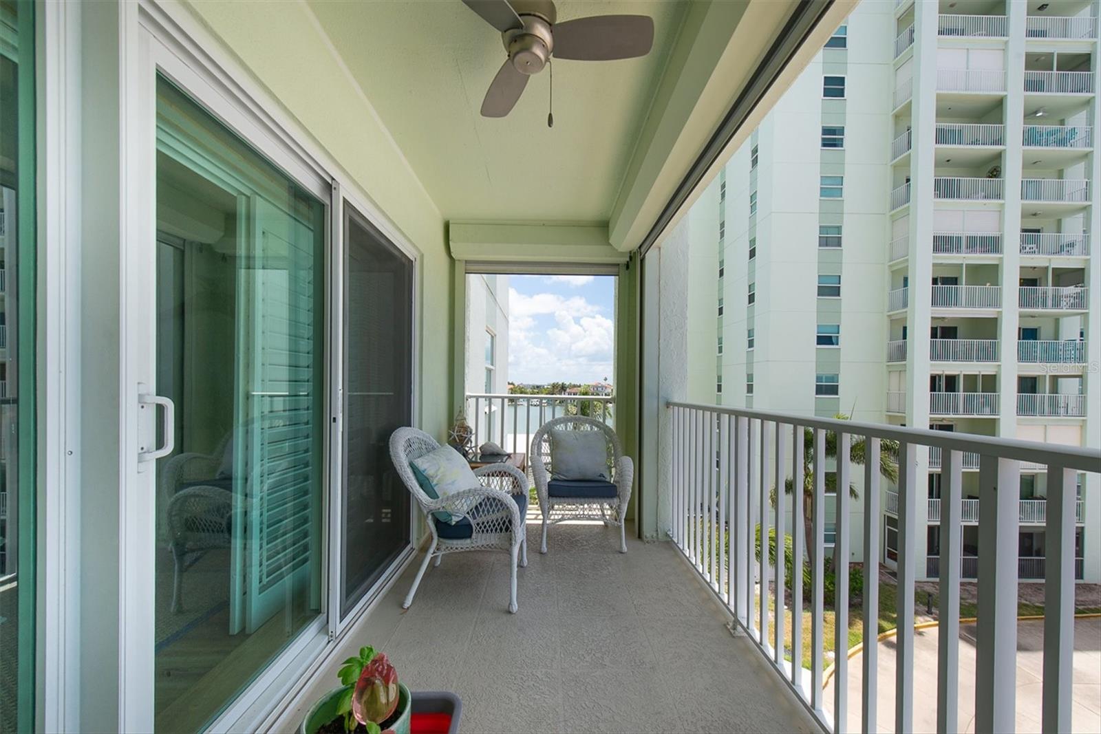 THREE PALMS POINTE CONDO - Residential