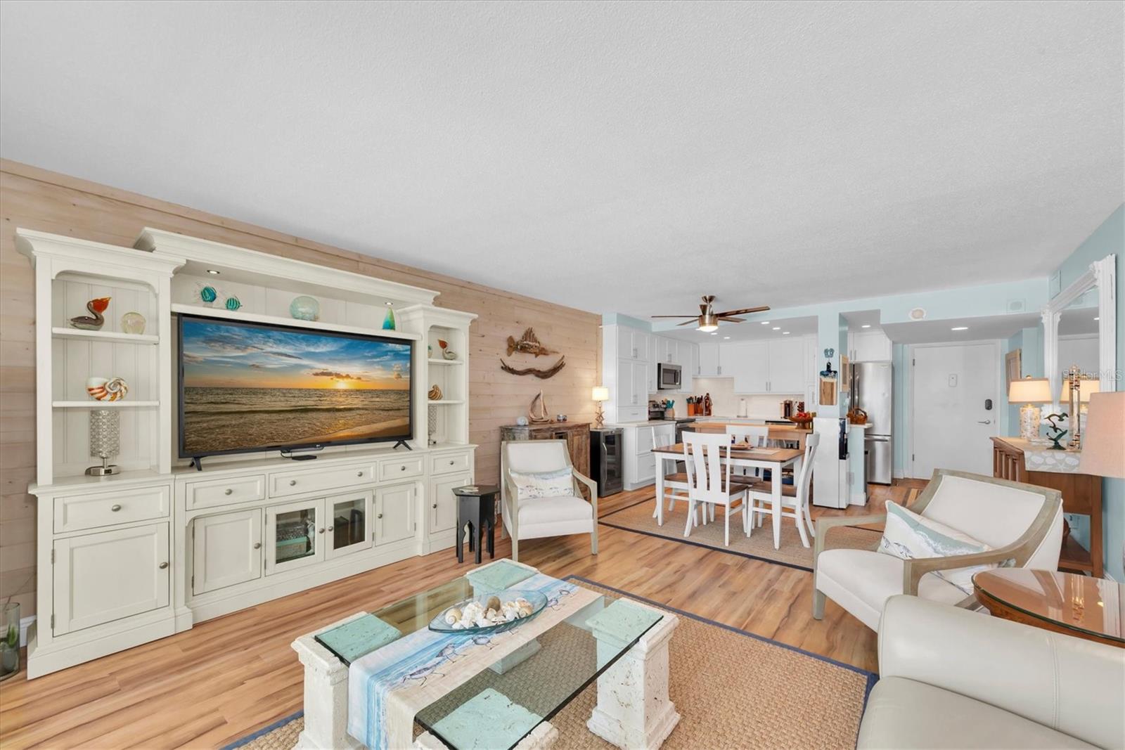 THREE PALMS POINTE CONDO - Residential