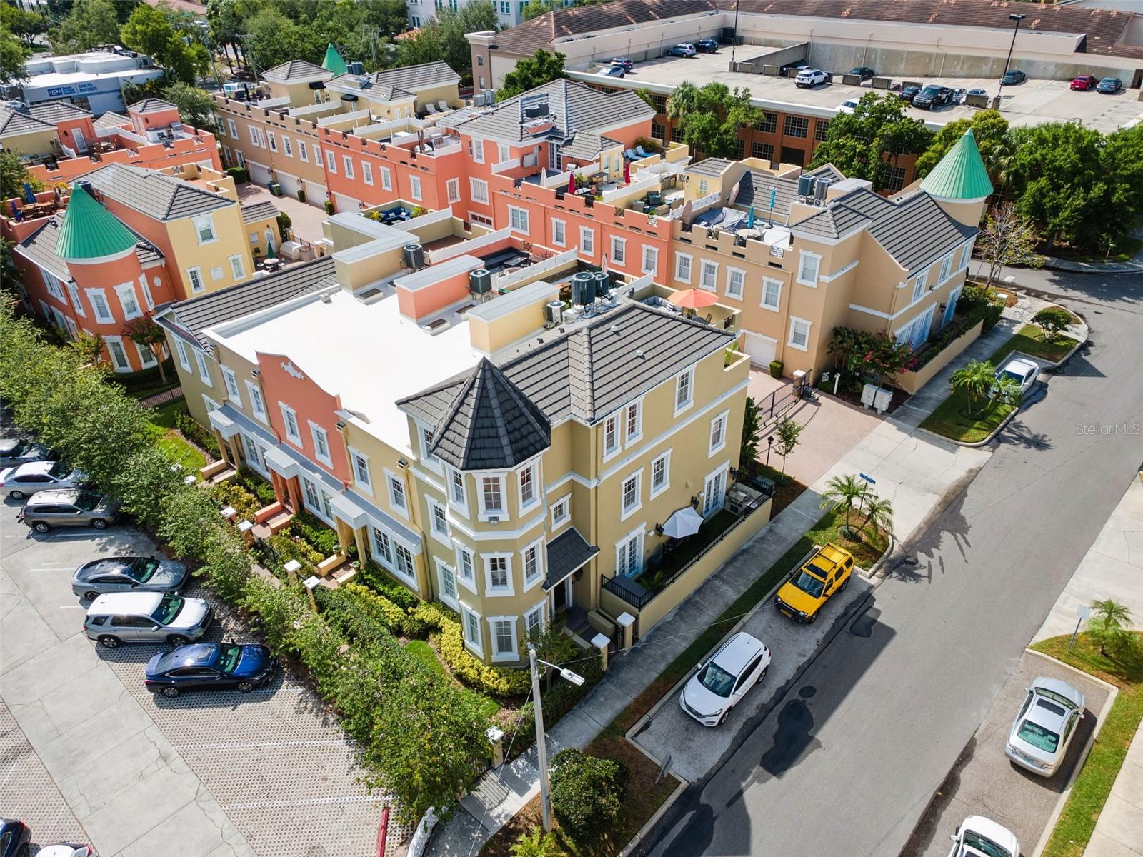 VICTORIA PARK SOHO TWNHMS - Residential