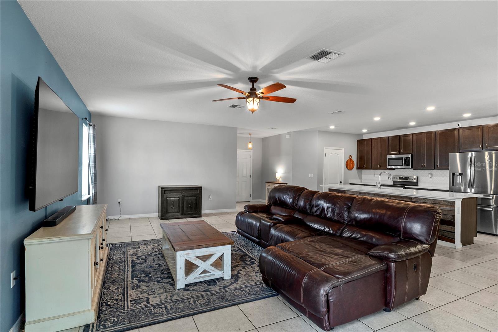 KNIGHT LAKE ESTATES - Residential