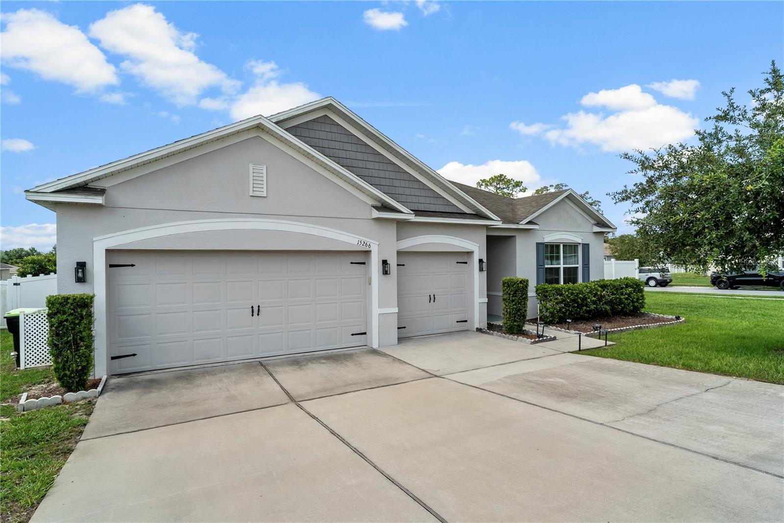 KNIGHT LAKE ESTATES - Residential